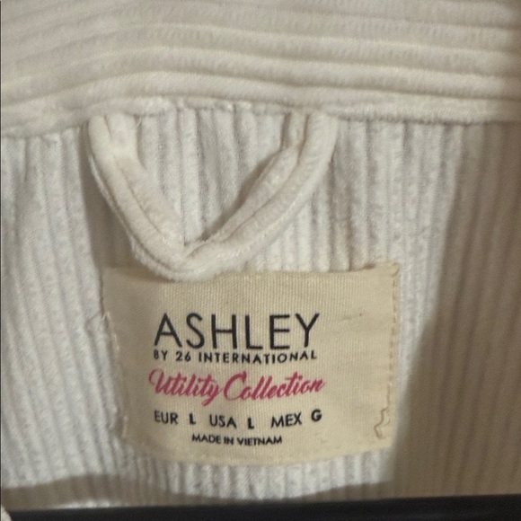 Ashley 26 International White Corduroy Button-Up Jacket - Picture 2 of 7
